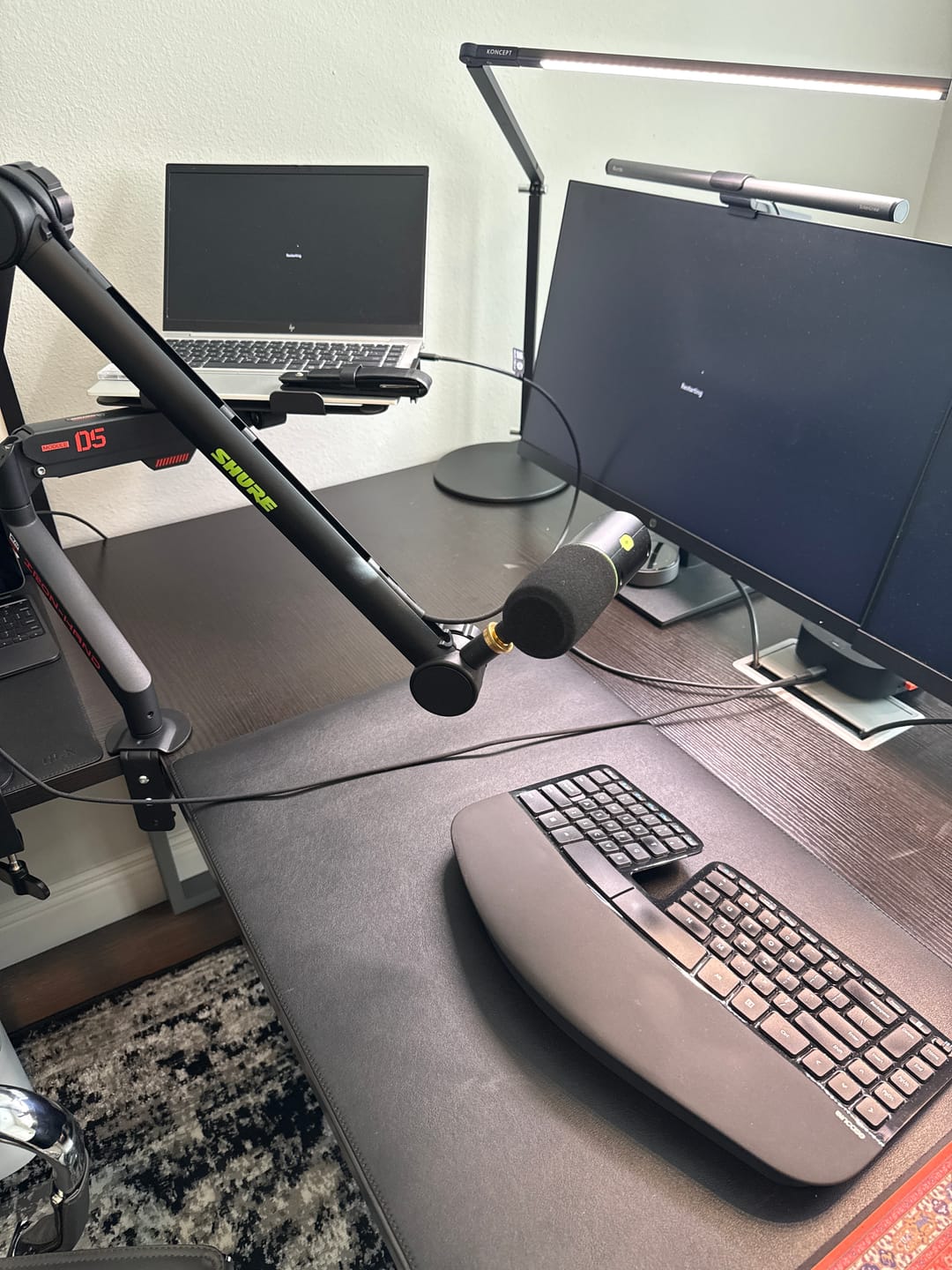 Customer photo review of JINRAIKO Adjustable Laptop Mount Arm