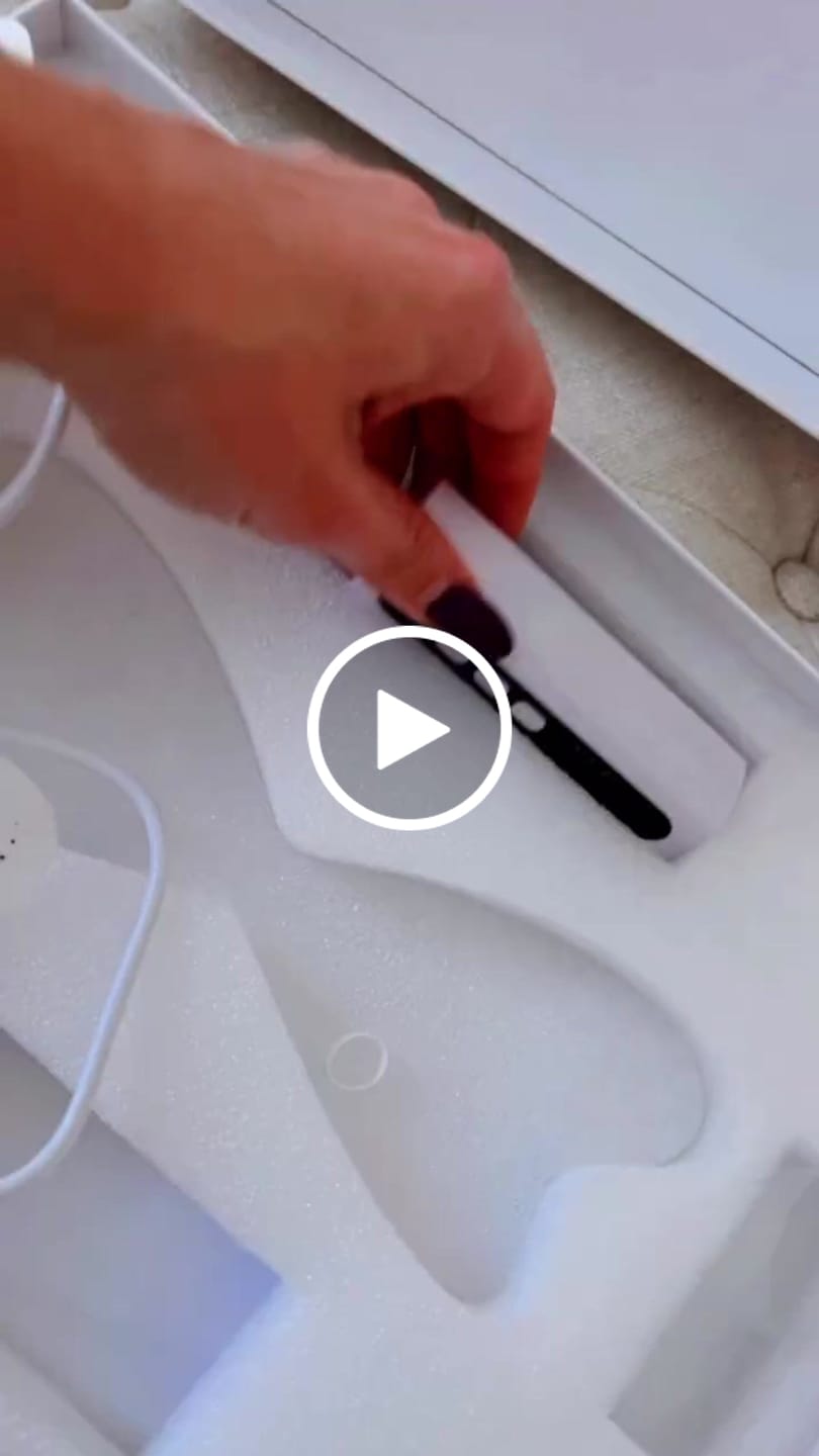 Customer video review of LED Light Therapy Face Mask –Classic Series