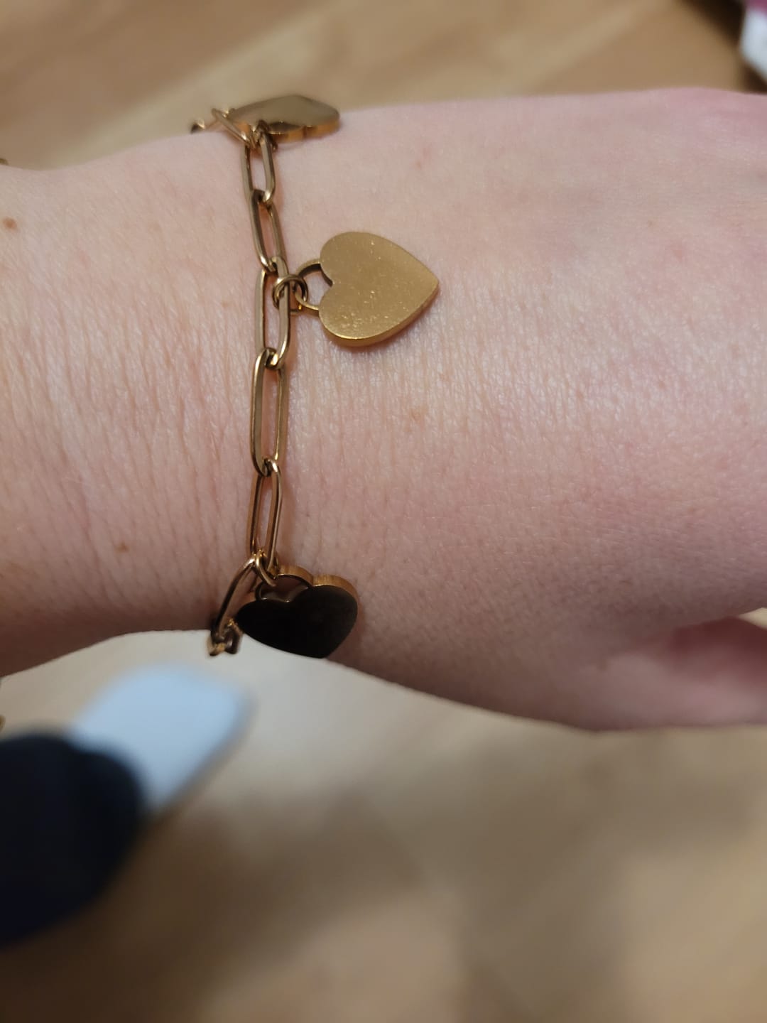 Customer photo review of Bracelet Prénom Personnalisé à Cœurs Multiples