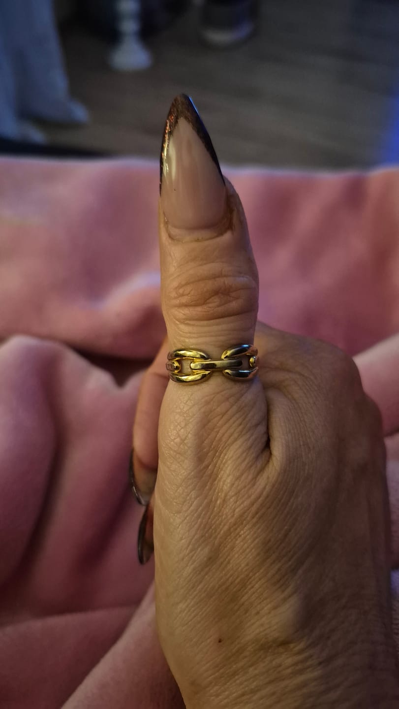 Customer photo review of Ring Chain Chic