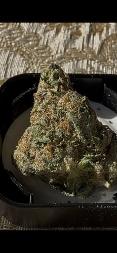 Customer photo review of Gold Spectrum THCA Diamonds