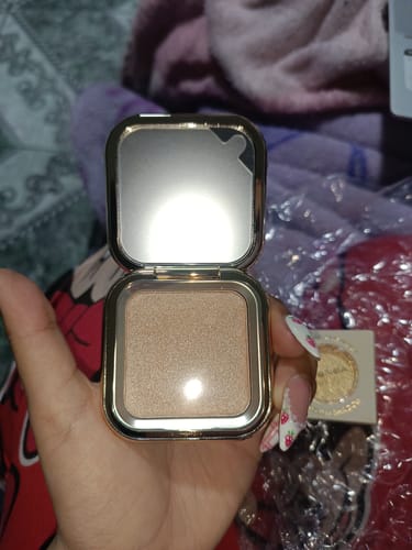 Customer photo review of ILUMINADOR COMPACTO 1ST SCENE