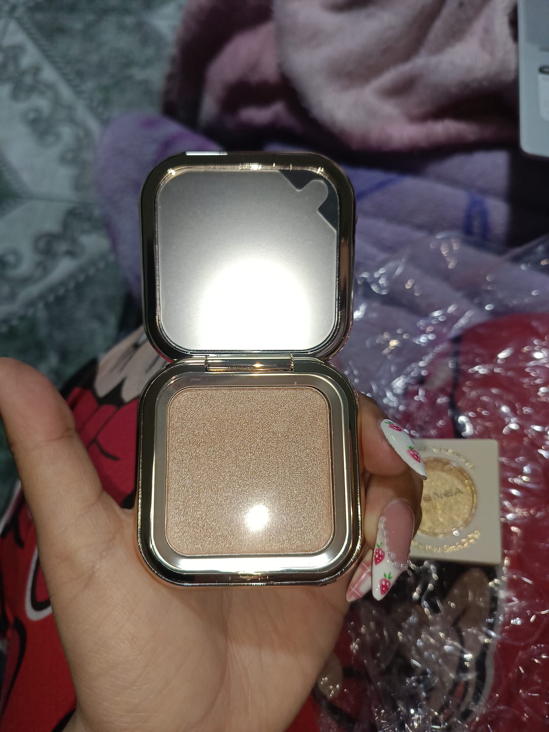 Customer photo review of ILUMINADOR COMPACTO 1ST SCENE