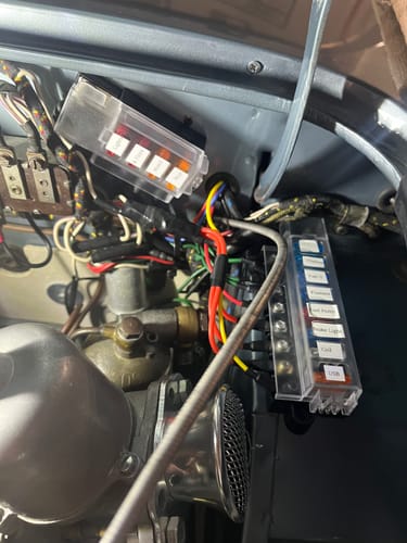 Customer photo review of Distribution Blade Fuse Box 8 Way With Cover