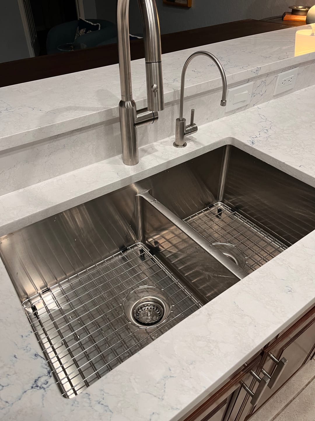 Customer photo review of 31" Stainless Steel Undermount Kitchen Sink - Double Bowl - Large Bowl Left (5D31-10)