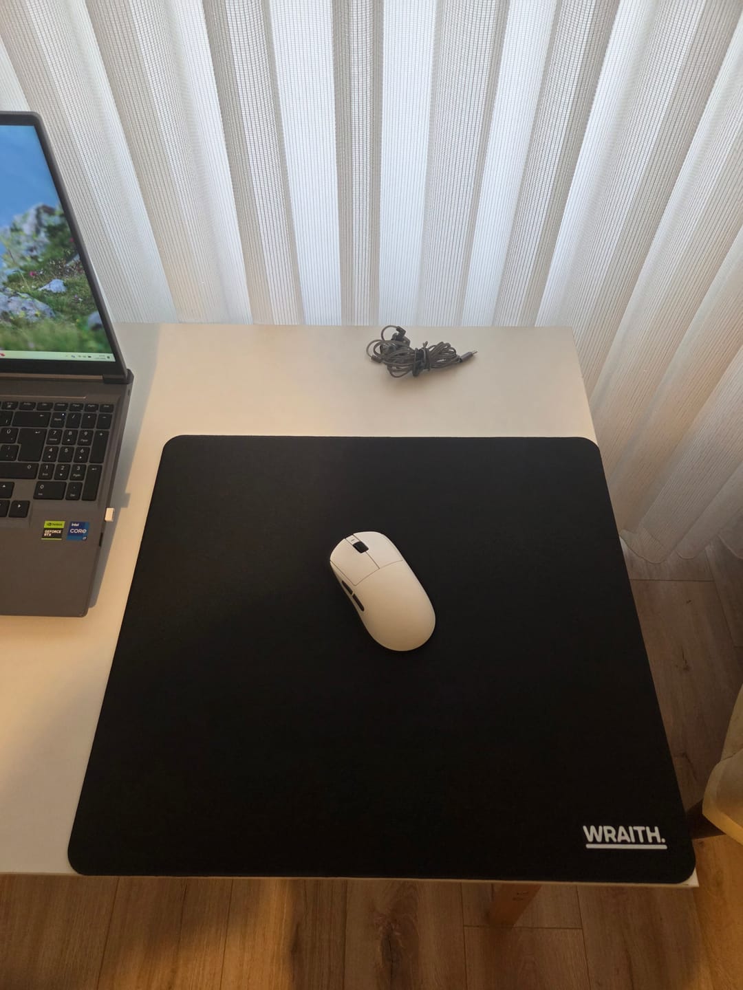 Customer photo review of Wraith Blade X Semi-Hard Mousepad