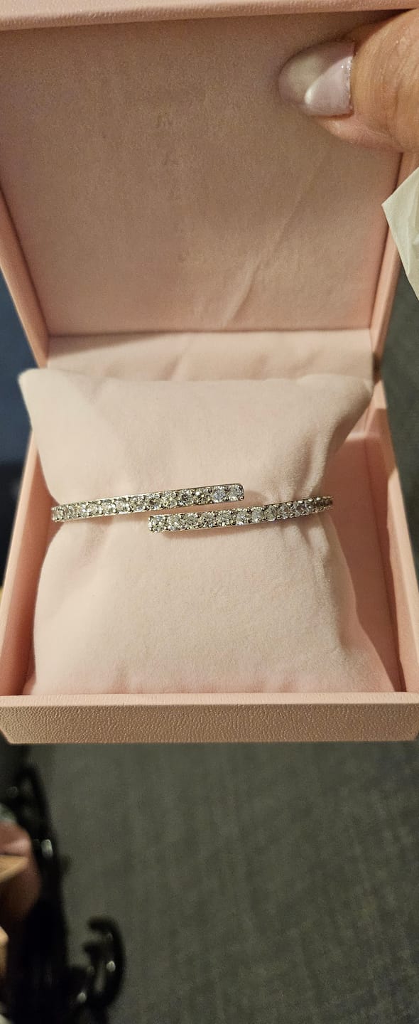 Customer photo review of AVA
