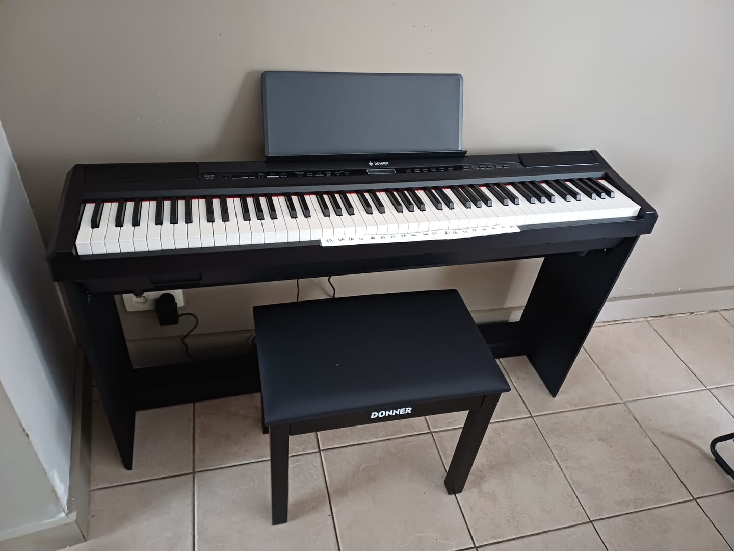 Customer photo review of Donner DEP-20 lestées Piano Numerique