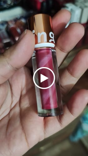 Customer video review of O.TWO.O ULTRA STAY LOLEPOP LIPSTICK