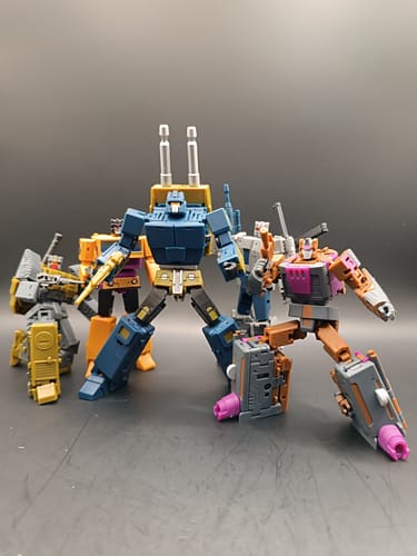 Customer photo review of Magic Square MS-Toys MS-B51R / 52R / 53R / 54R / 55R Bruticus Combiner G1 Reissue Version 25cm / 9.85"