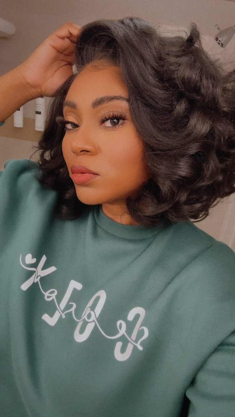 Customer photo review of Sensationnel Curls Kinks & Co Glueless Kinky Edges 13x6 HD Lace Front Wig - 13x6 KINKY BODY WAVE 14"