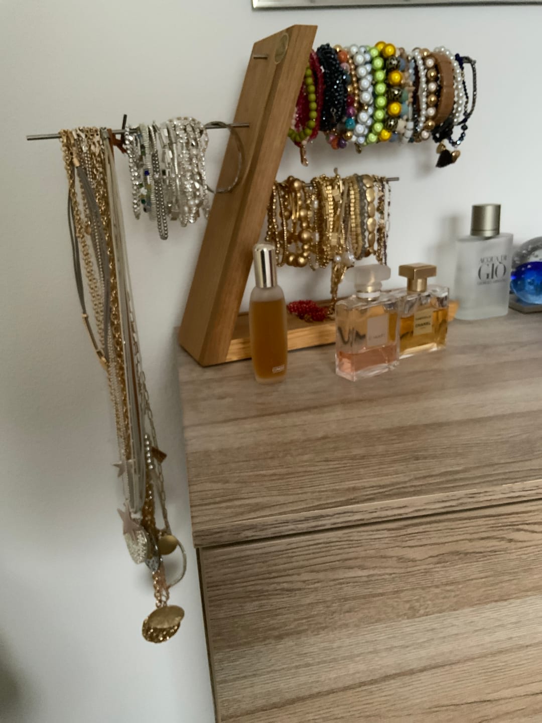 Customer photo review of Handgefertigter Schmuckständer – Ada aus edlem Eichen-Massivholz