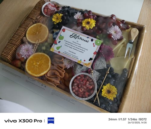 Customer photo review of KL Tower Plateau Charcuterie Grazing Cheese Board [Available in KL, Selangor & Penang only]
