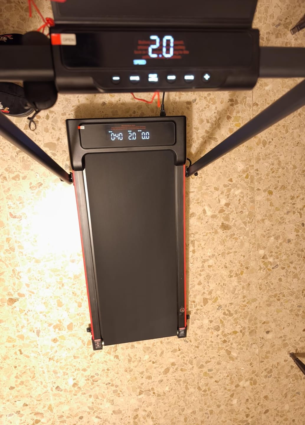 Customer photo review of Laufband für Zuhause & Büro mit Steigung / Klappbares Walking Pad bis 12 km/h / Under-Desk-Laufband für Schreibtisch & Homeoffice / 2,5 PS Motor mit App & Fernbedienung