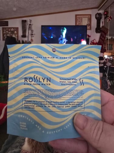 Customer photo review of Rosslyn Wave Gummies — Free Sample Pack (100mg)