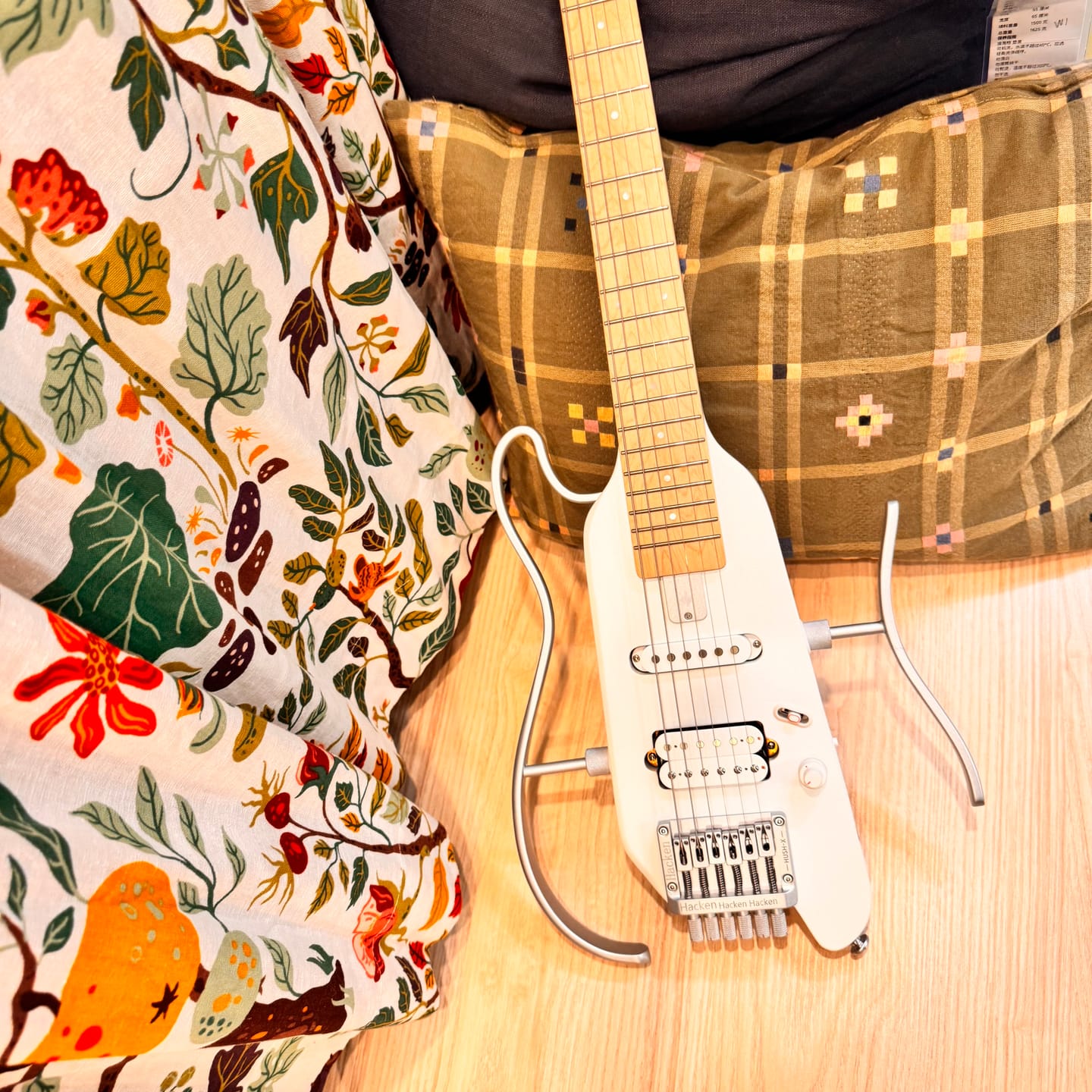 Customer photo review of Donner HUSH™ X Guitare Électrique Sans Tête