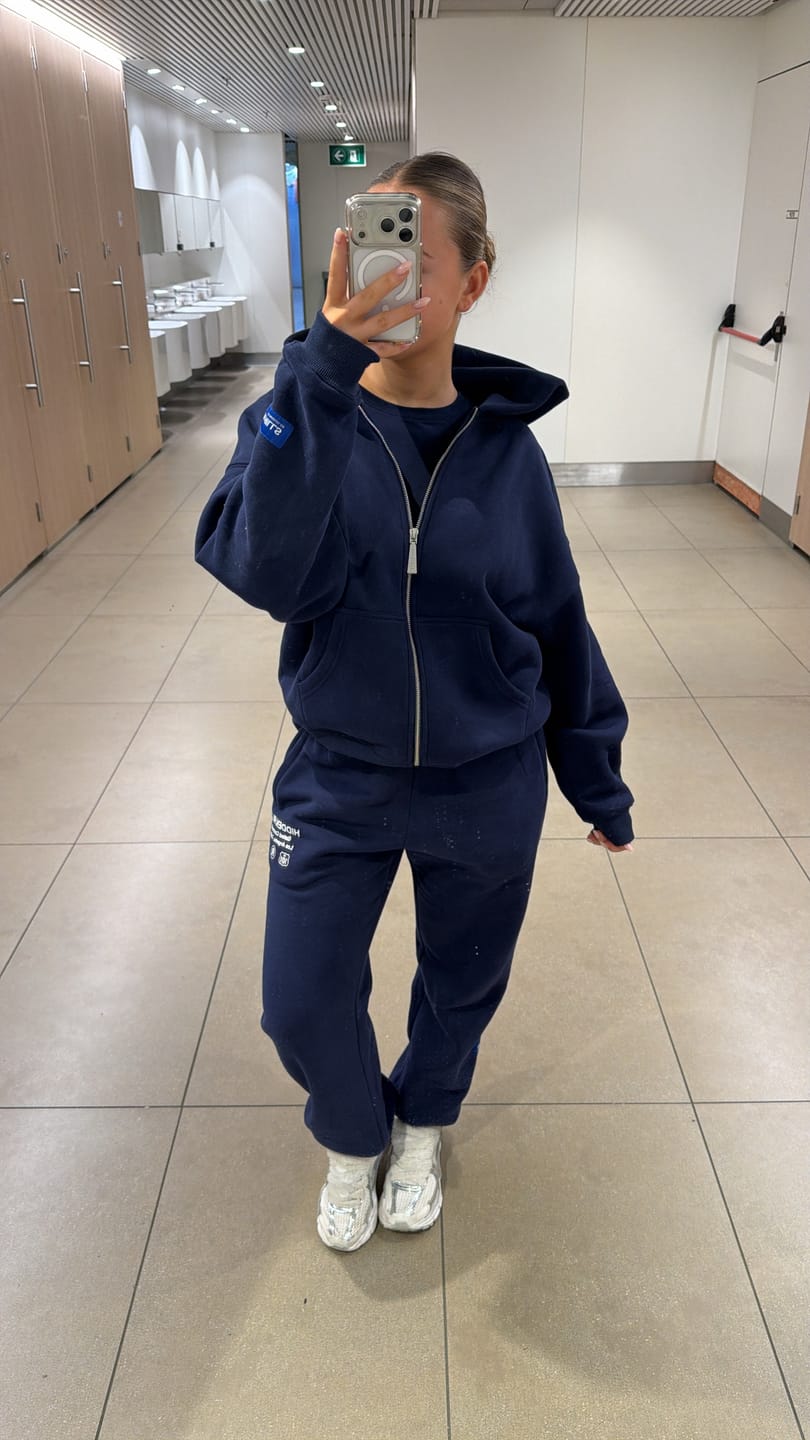 Customer photo review of LABEL ZIP HOODIE NAVY