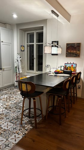 Customer photo review of ALESUND - Lot de 2 tabourets de bar en bois massif et cannage noir
