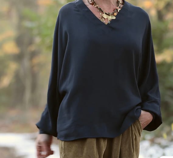 Customer photo review of Blouse  Mina – Sergé de viscose marine