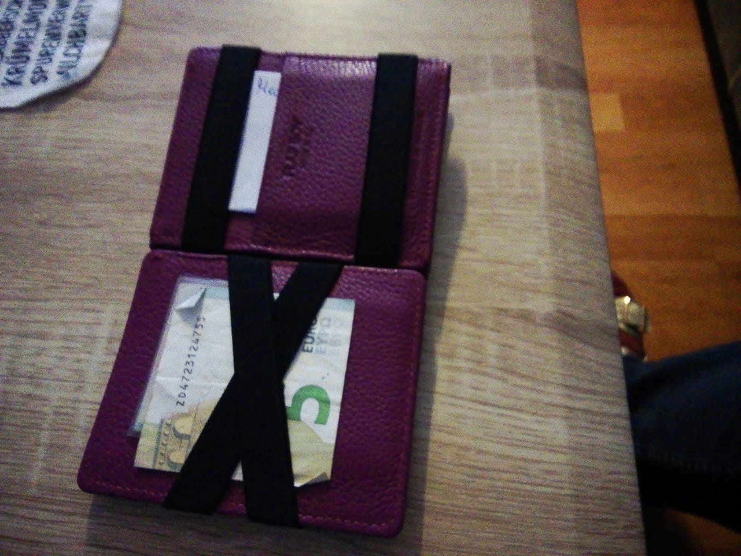 Customer photo review of Flap Boy Ladies Edition - Magic Wallet with Coin Pocket