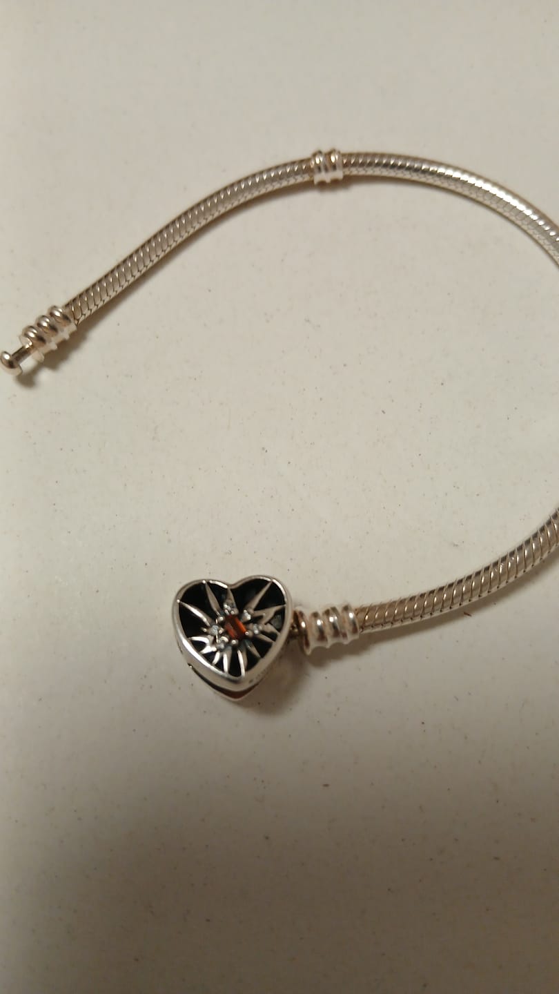 Customer photo review of PROJECT SKZ! dominATE clasp bracelet