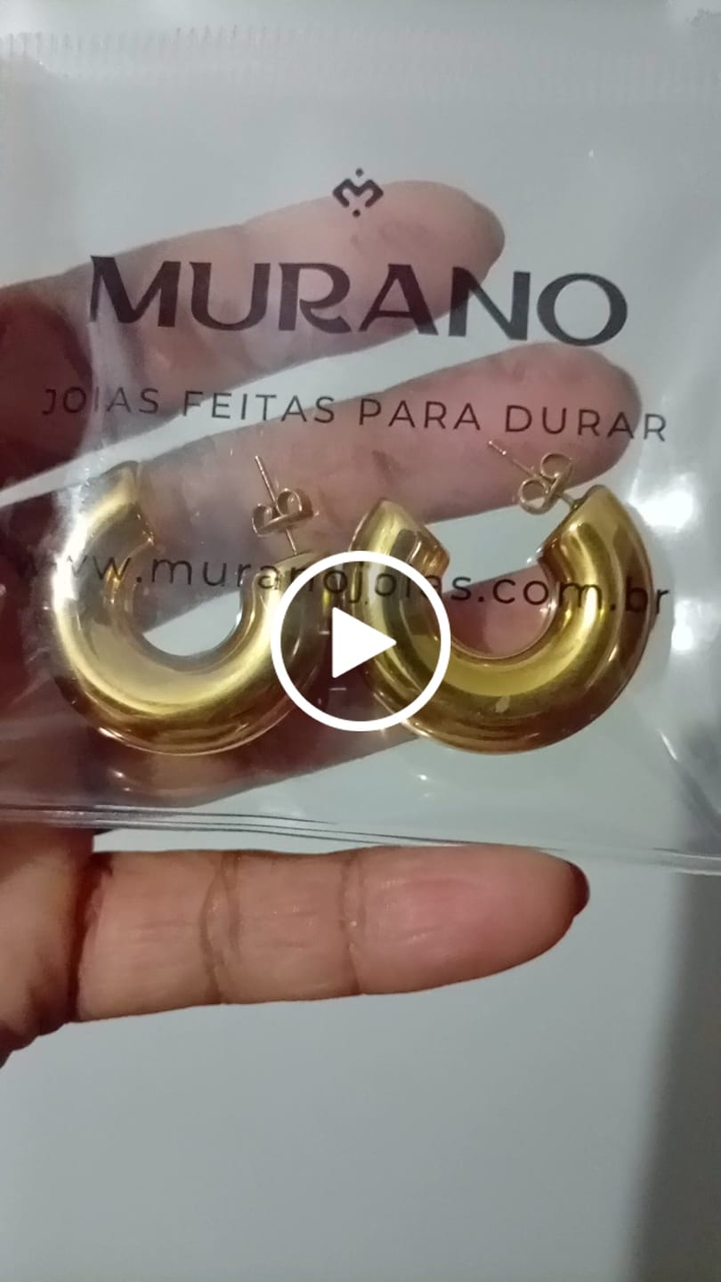 Customer video review of Brinco Argola Lola Chunky Banhado em Ouro 18K