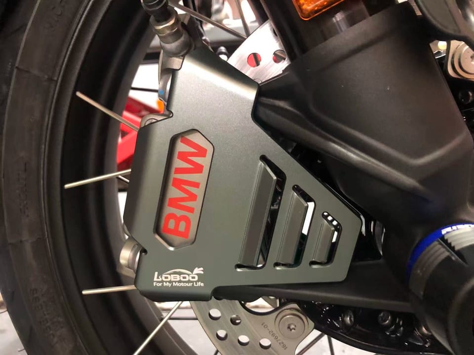Customer photo review of LOBOO Brake Caliper & ABS Sensor Guard for BMW R1300GS (2023+)/ R1300GS ADV(2024+)/R1300RT(2025+)