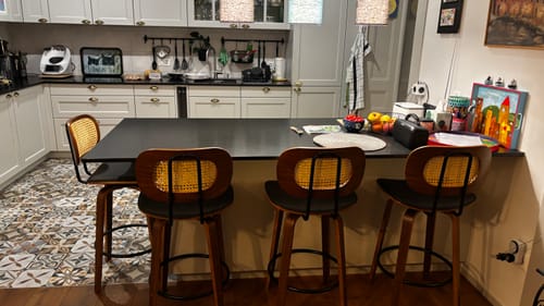 Customer photo review of ALESUND - Lot de 2 tabourets de bar en bois massif et cannage noir