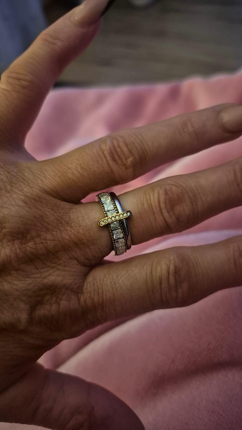 Customer photo review of Ring Cube Lock 18K Vergoldet