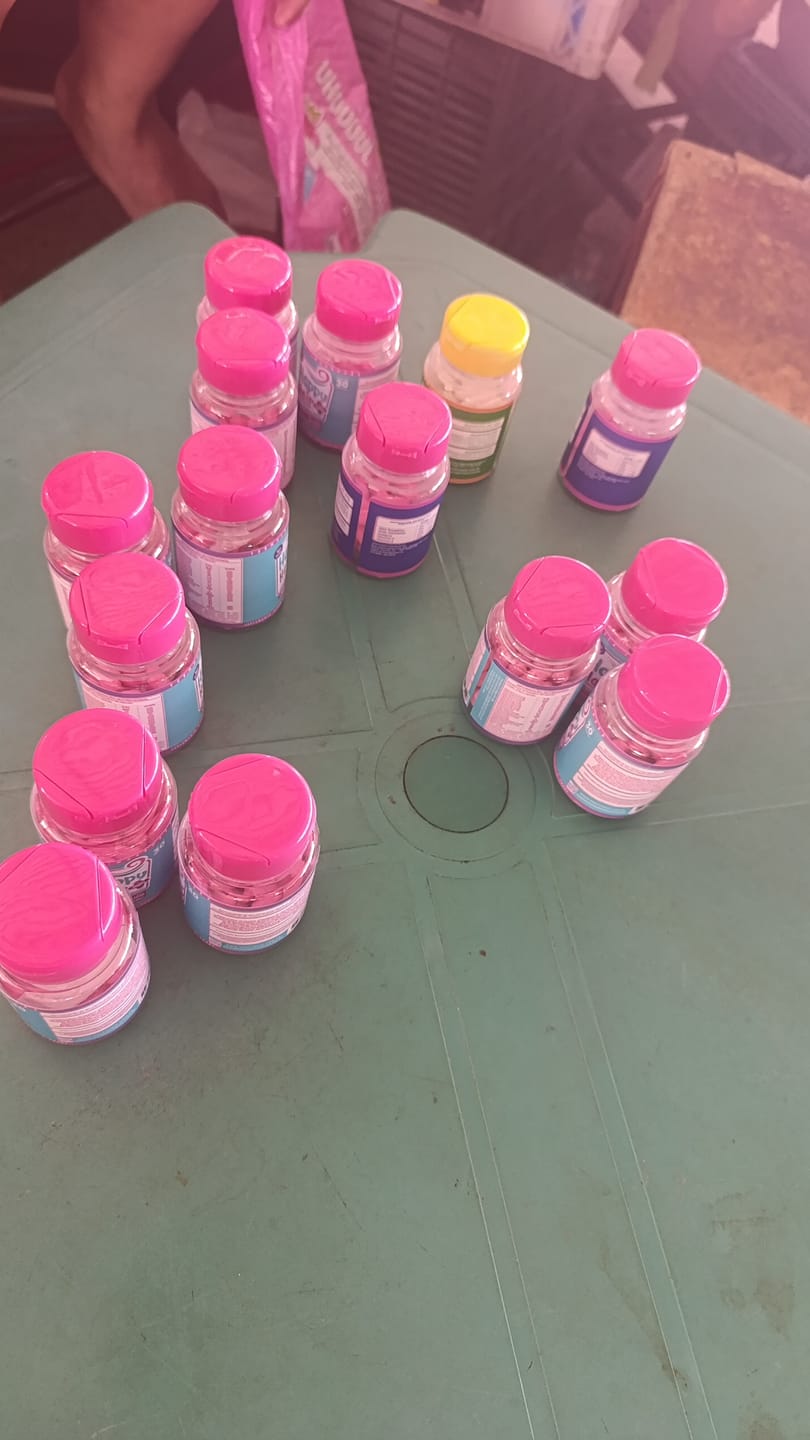 Customer photo review of Happy Hair 6 Potes + 6 Potes Grátis + 2 Colágenos + 1 Happy Calm (Total 15 Potes)