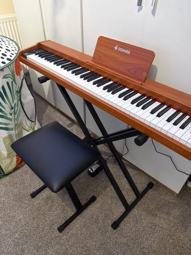 Customer photo review of Donner DEP-1S Semi Weighted Keyboard Digital Piano