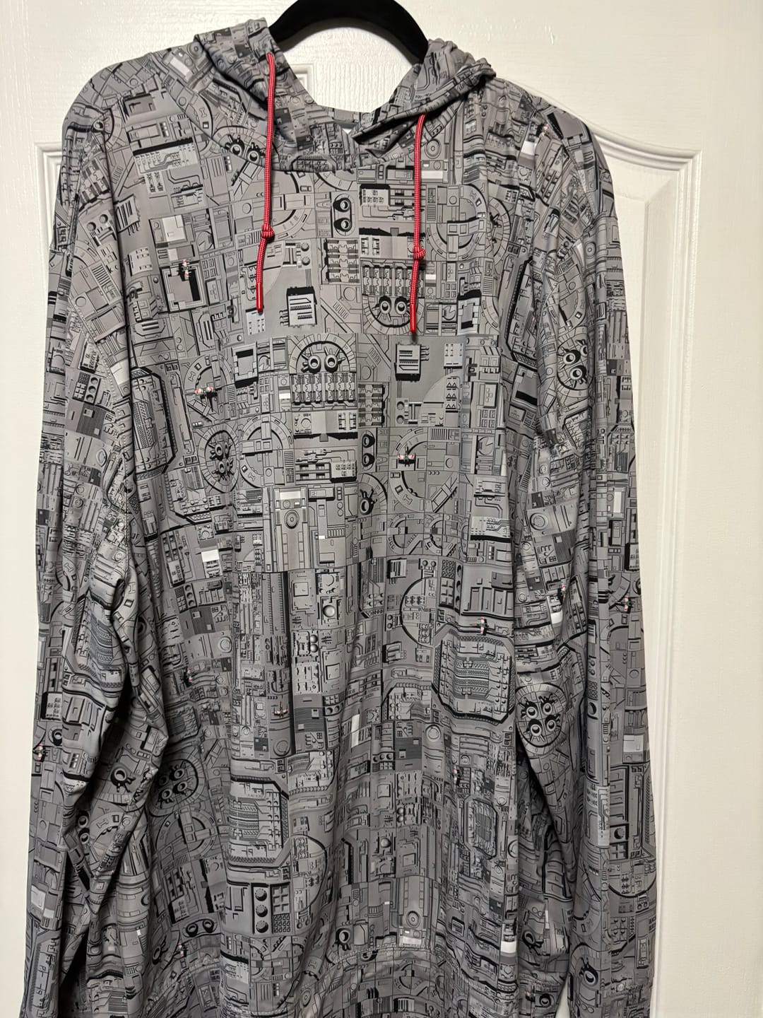 Customer photo review of Star Wars™ "That's No Moon" – Performance Hoodie