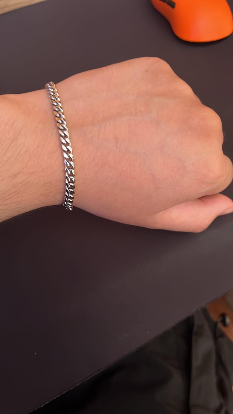 Customer photo review of Pulsera Miami Cuban 5mm