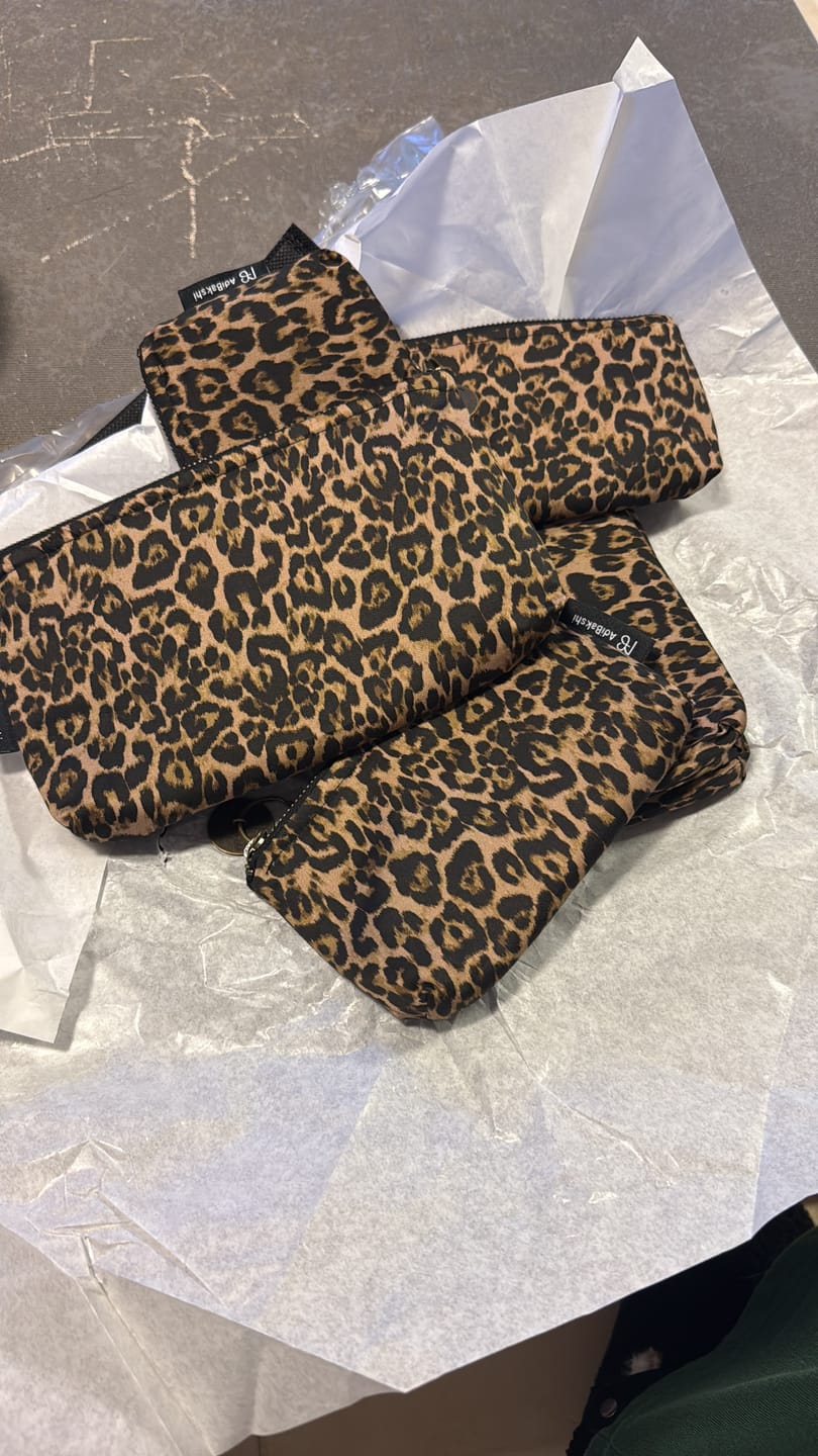 Customer photo review of תיק דרכונים מיטל