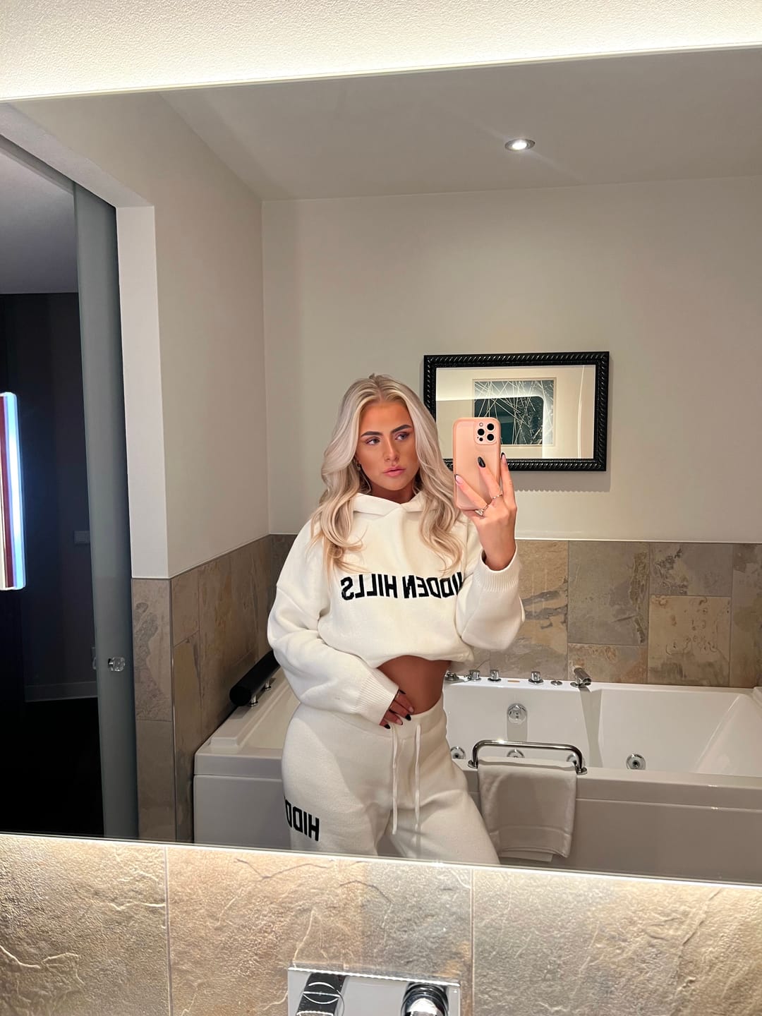 Customer photo review of KNIT HOODIE OFF WHITE
