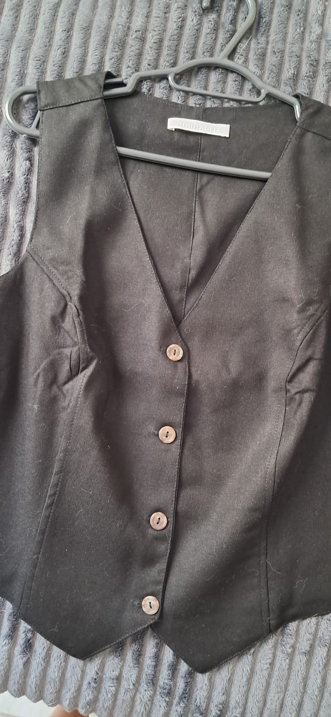 Customer photo review of Colete Calêndula Preto