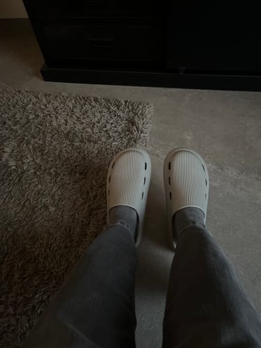 Customer photo review of HappyClogs Strapless