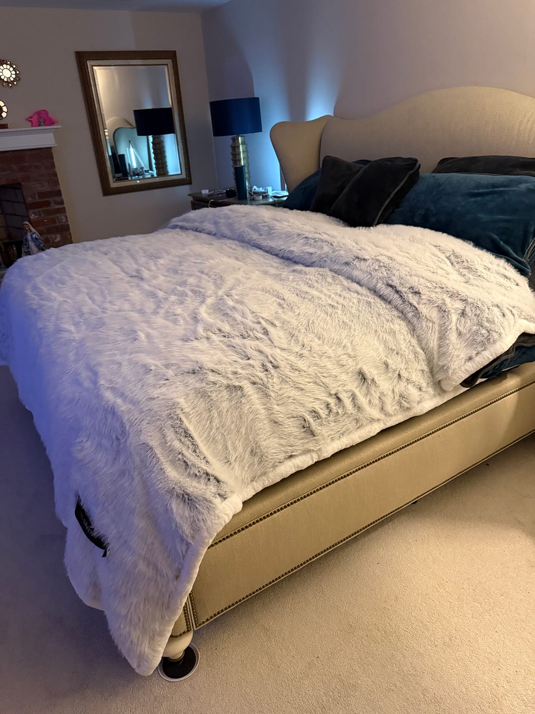 Customer photo review of WÛLF Blanket, By SĀNTI