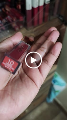 Customer video review of O.TWO.O HIGH ENERGY HEAVY MIST MATTE LIP GLAZE
