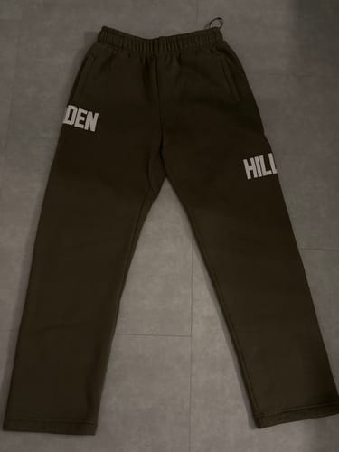 Customer photo review of GATED COMMUNITY STRAIGHT LEG SWEATPANTS SAGE