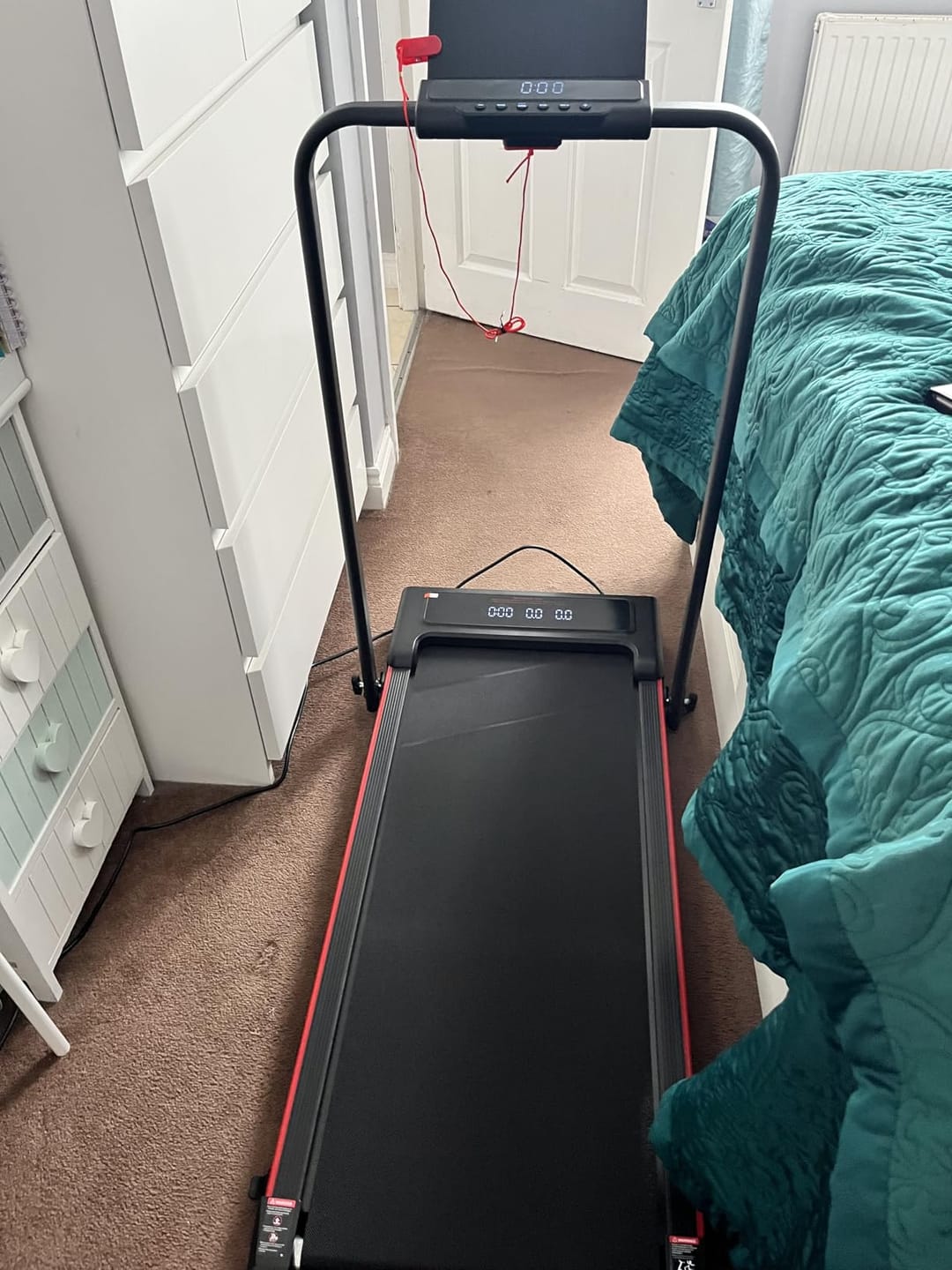 Customer photo review of Laufband für Zuhause & Büro mit Steigung / Klappbares Walking Pad bis 12 km/h / Under-Desk-Laufband für Schreibtisch & Homeoffice / 2,5 PS Motor mit App & Fernbedienung