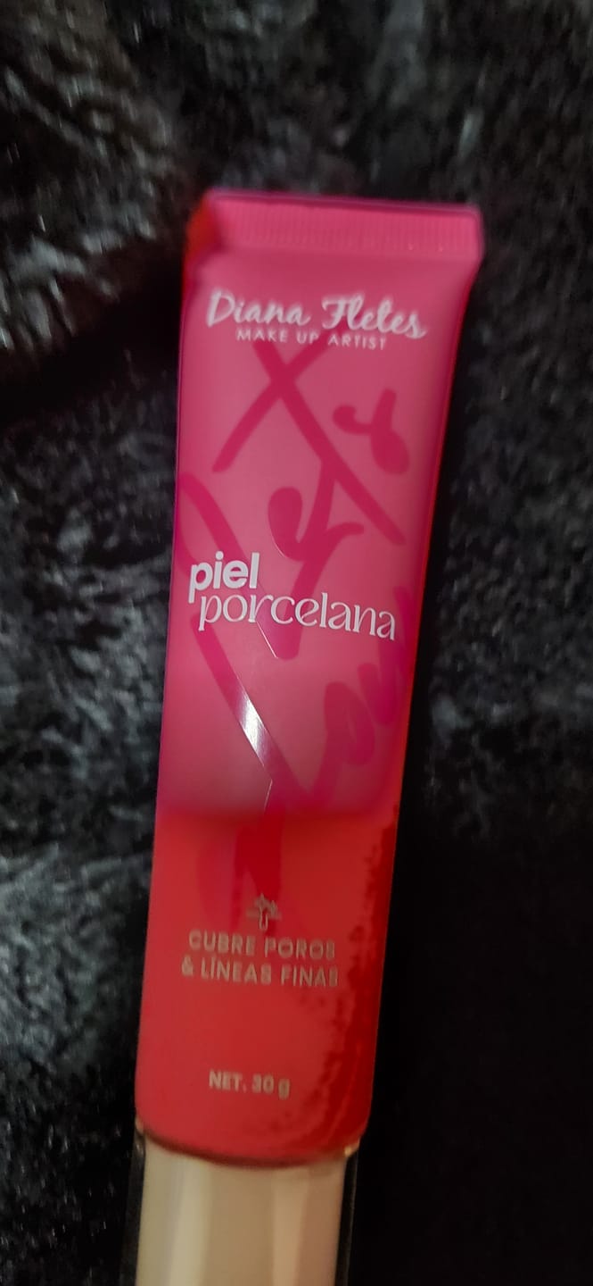 Customer photo review of Primer Piel De Porcelana Diana Fletes