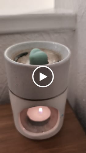 Customer video review of Christmas Selection Wax Melts - 16 Pack