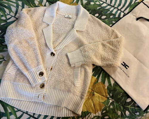 Customer photo review of Elisabetta Franchi cardigan in ciniglia bouclé con bottoni gioiello