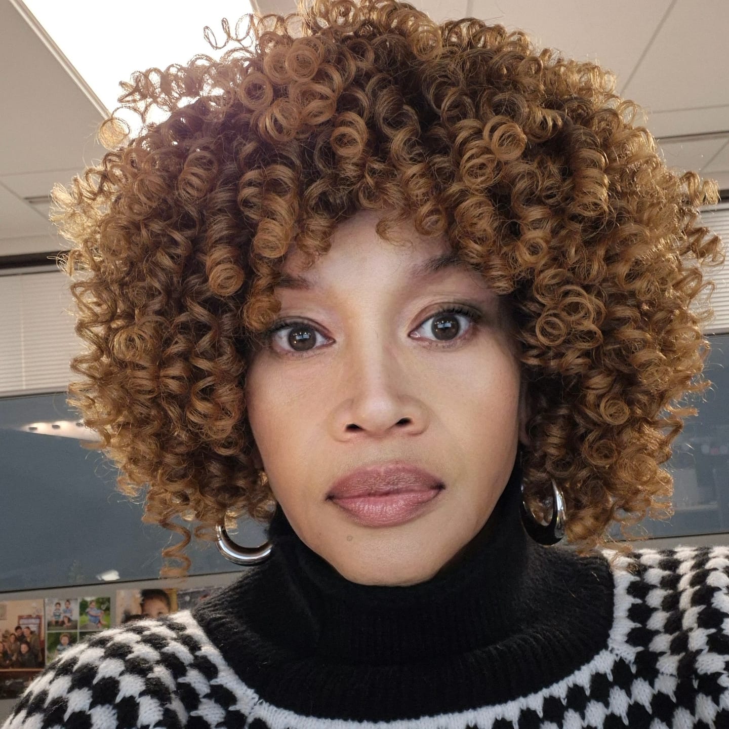 Customer photo review of Shake N Go Legacy Human Hair Mastermix Full Wig - ALEXANDRIA