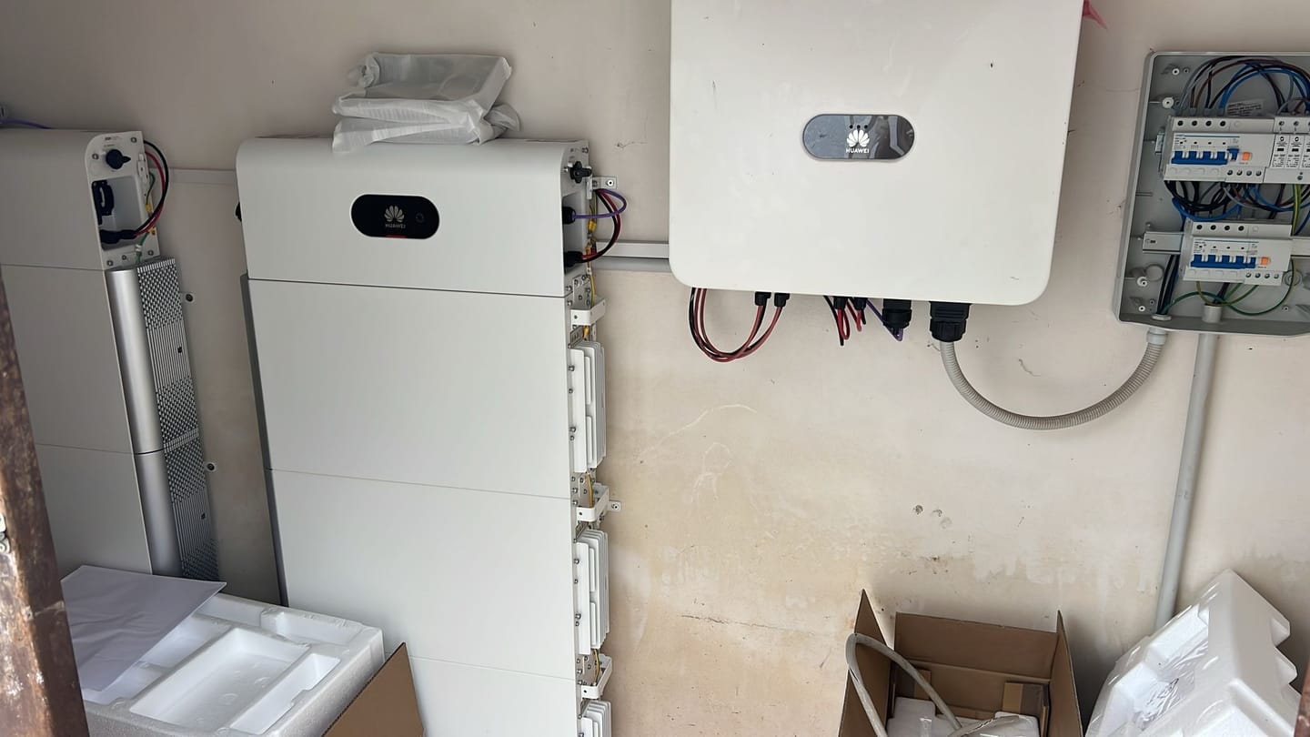 Customer photo review of Huawei LUNA2000-5kW-C0 - BMS