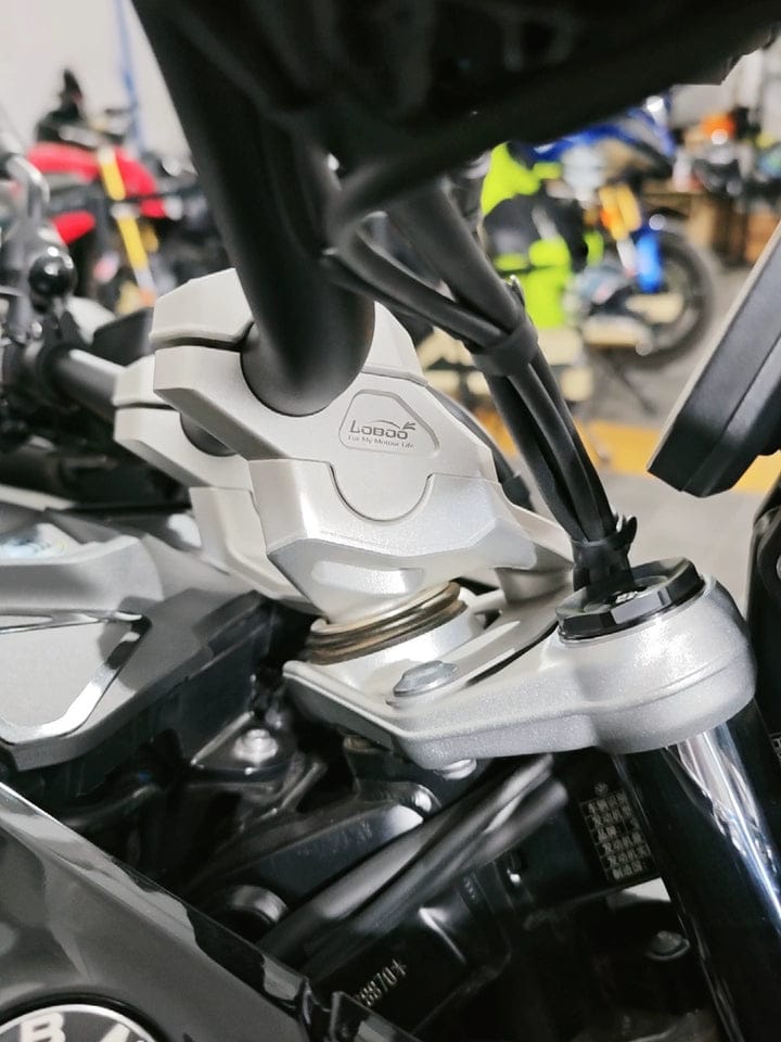 Customer photo review of LOBOO Handlebar Risers for BMW R1300GS（2023-） & Adventure (2024-) | 29mm Rise / 29.5mm Setback Offset Kit