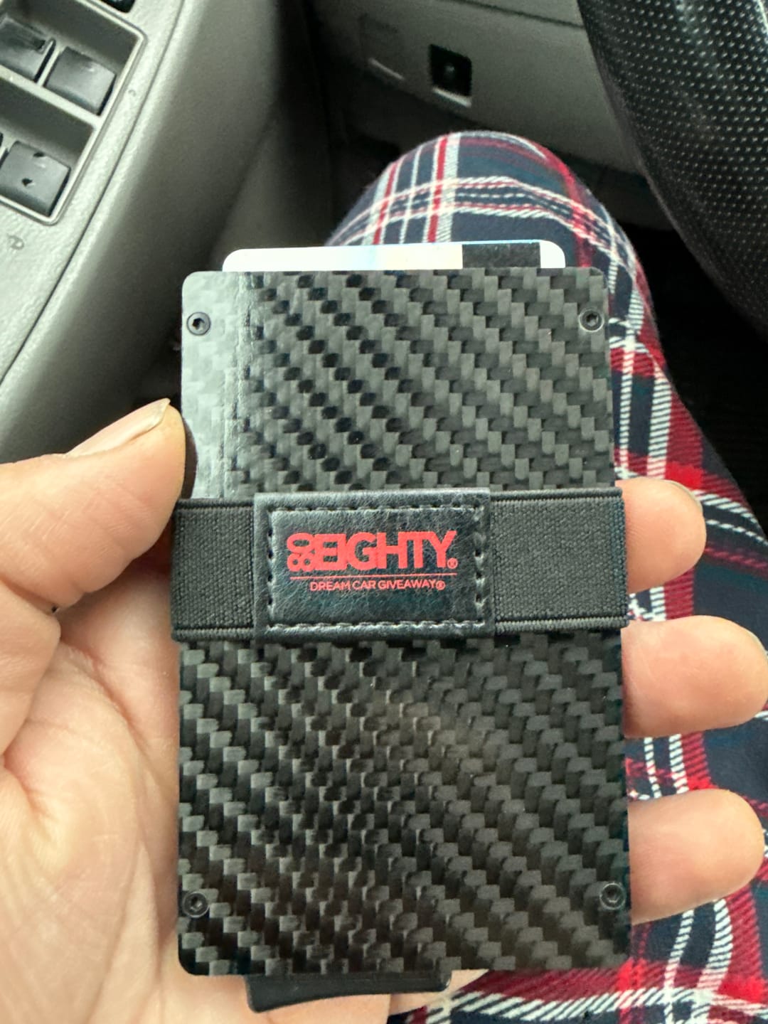 Customer photo review of 80Eighty® Minimalist Carbon Fiber Wallet