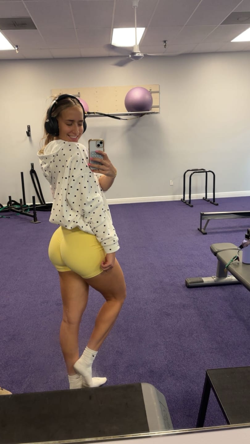 Customer photo review of W130 Amore Scrunch Shorts