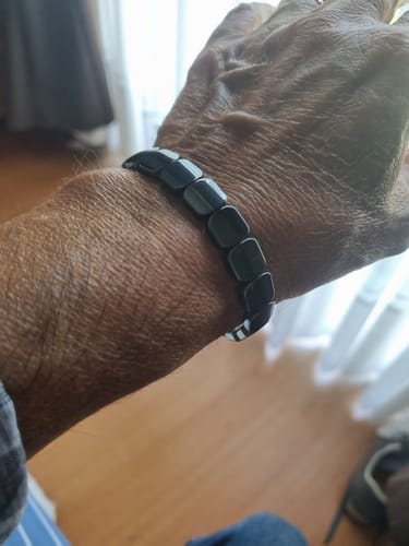 Customer photo review of Pulsera Hora Hematita